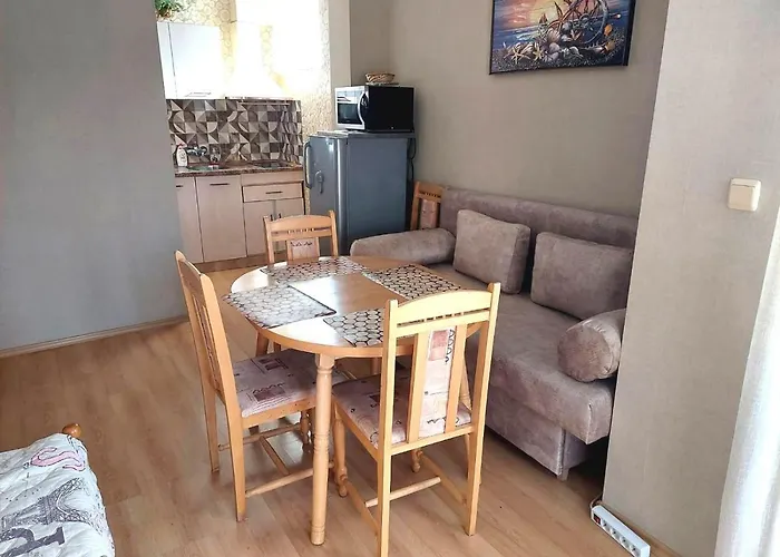 кънтри-лариса Pomorie